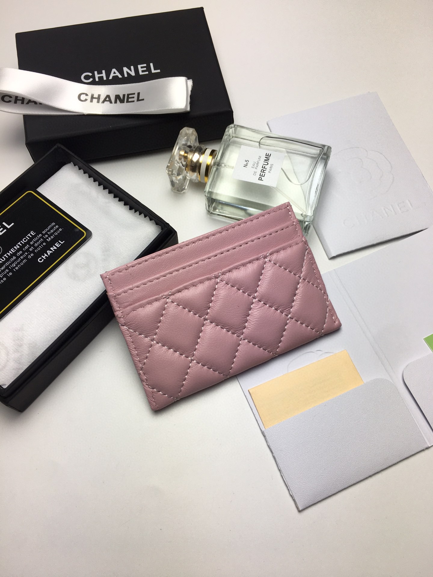 芸能人愛用Chanel シャネル 実物の写真 N品スーパーコピー財布代引き対応国内発送後払い安全必ず届く優良サイト